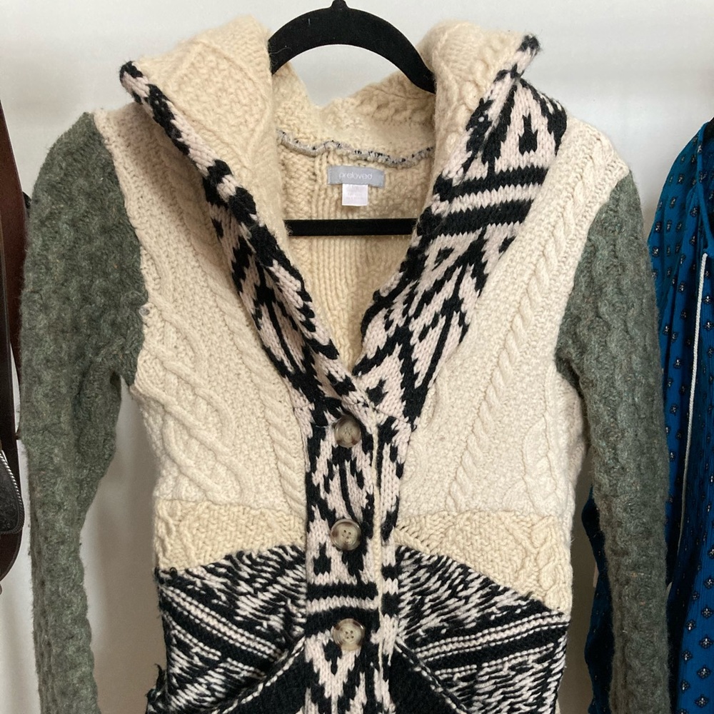 Preloved knit sweater